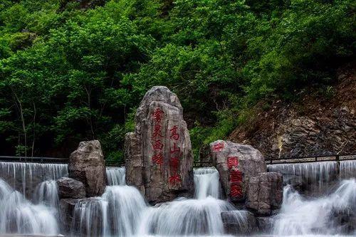 蓝色运动T恤配牛仔短裤，展现成熟的女性魅力，青春时髦两不误，你喜欢吗？游戏画面